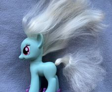 My Little Pony G4 Photo Finish about 6" Fashion Style Explore Equestria Used dirty Please look at the pictures