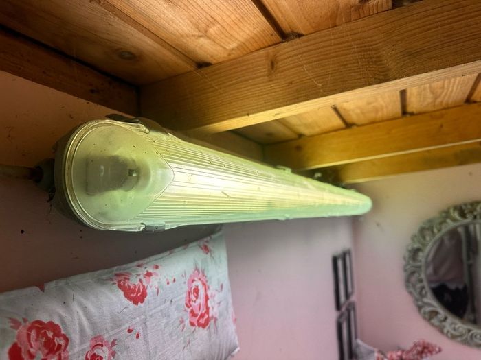 5 foot batten lights x 3 working fine.