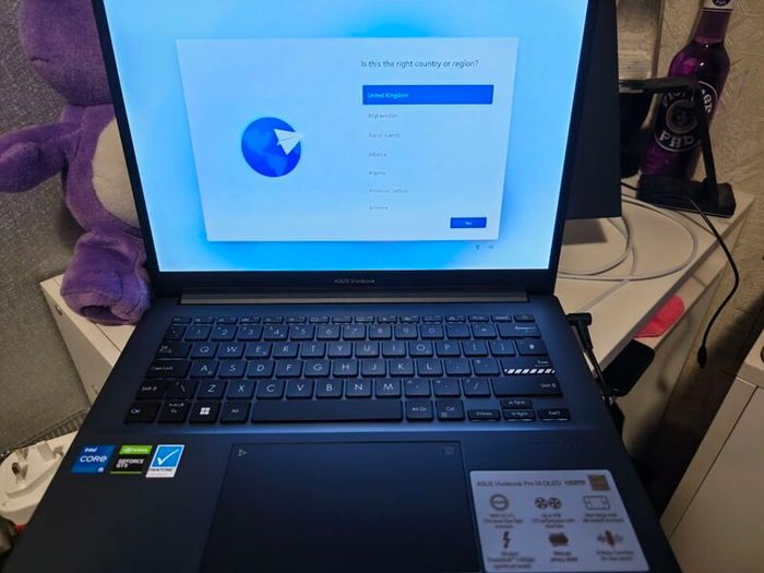 Asus 14" OLED Intel Core i5, Laptop