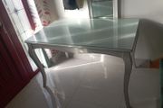 Dinning room table