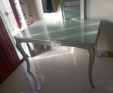 Dinning room table
