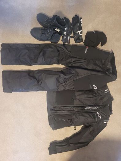 Like New Full Set Ladies Motorcycle Helmet, Jacket, Pants, Boots, Gloves