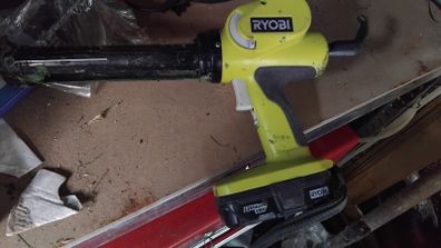 Electric Caulking Gun