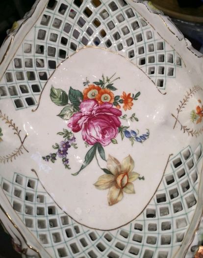 19th century Alt Wien centerpiece