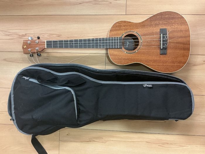 Baritone Ukulele