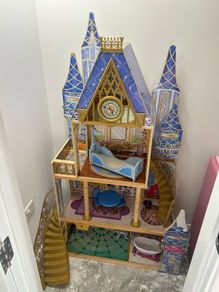 Cinderella castle doll house