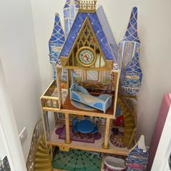 Cinderella castle doll house