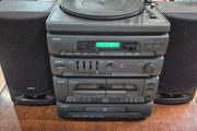 Sanyo Digital Stereo Sound System with Turntable and CD Player