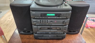 Sanyo Digital Stereo Sound System with Turntable and CD Player