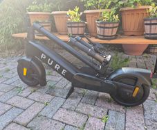 Pure advanced electric scooter perfect condition