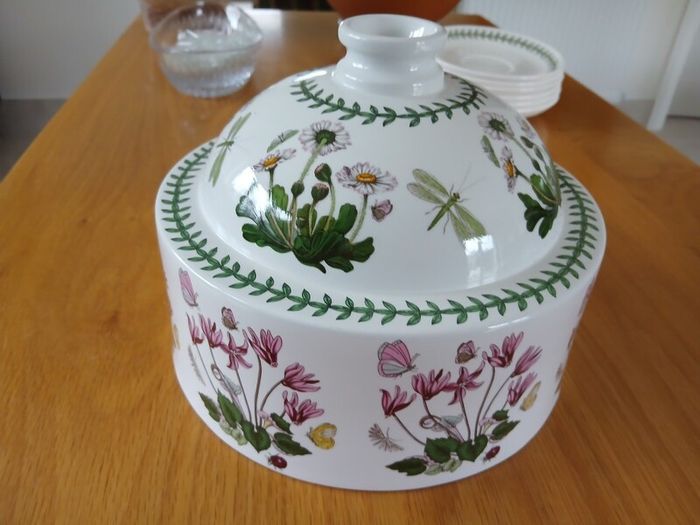 Rare Portmeirion Botanic Food Cover/cheese bell