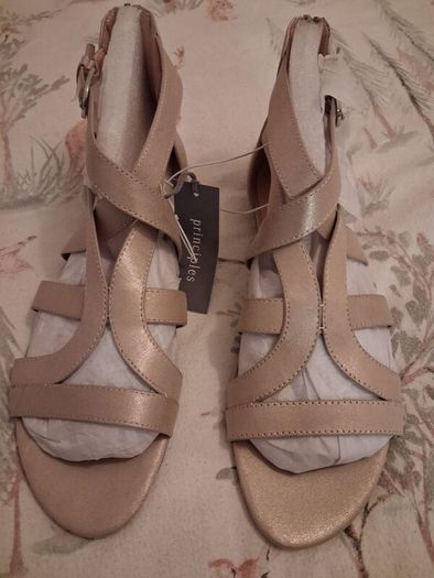 Principles Sandals Size 7