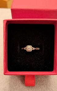 9ct diamond ring size M