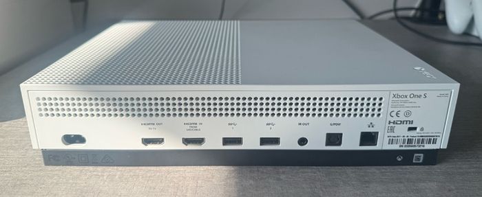 X Box One S + 2 Controllers + Charge Dock