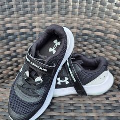Unisex kid's runners size UK 13