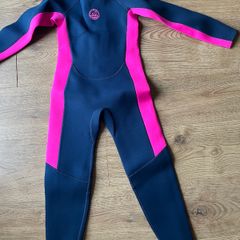 New wet suite 7-8 years