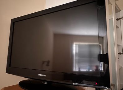 Samsung 32inch LCD tv