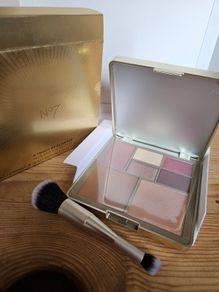 No7 A Touch of Glamour Face & Eye Palette