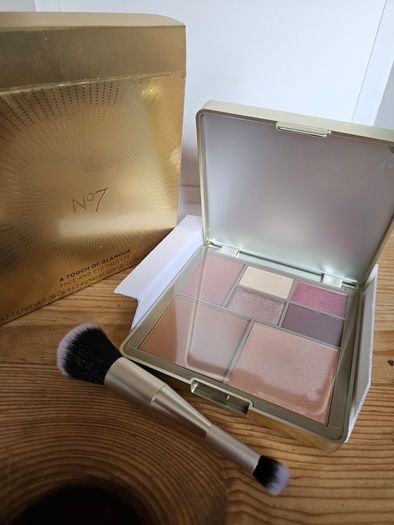 No7 A Touch of Glamour Face & Eye Palette