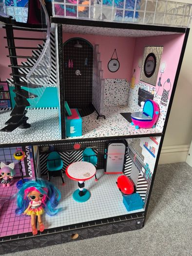 LOL Surprise OMG Doll House PLUS Surprise Hair Beads Salon