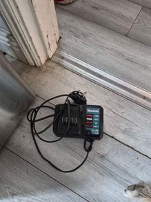 Makita Battery Charger