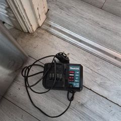 Makita Battery Charger