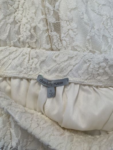 skirt size small Charlotte Russe cream lace skirt size 10