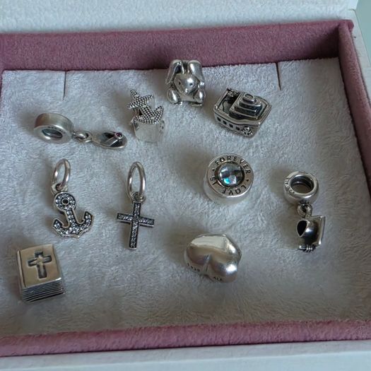 Pandora various charms available in good condition 10e each charm