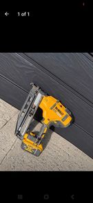 DeWalt DCN660 Type 2 18V XR Brushless 16Ga Second Fix Nail Gun 5Ah Battery