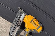 DeWalt DCN660 Type 2 18V XR Brushless 16Ga Second Fix Nail Gun 5Ah Battery