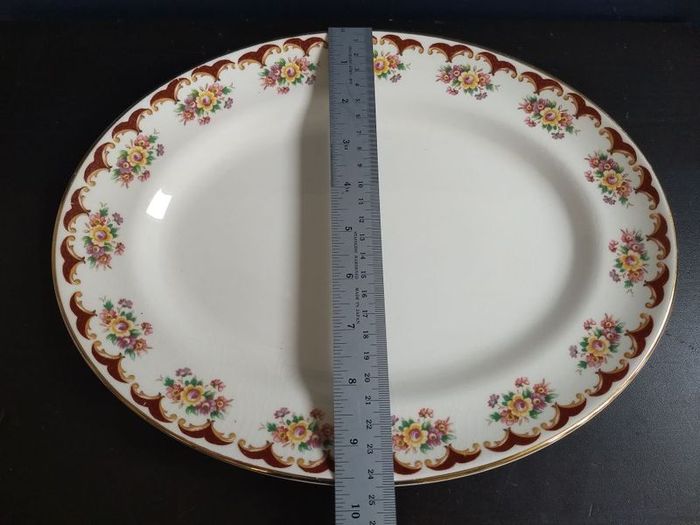 Beautiful Set of Two Vintage Graduated Platters by Arklow Pottery