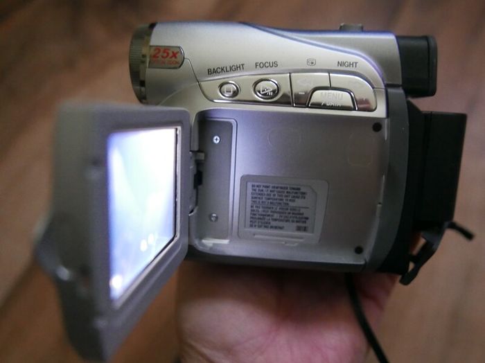 JVC GR-D247EK Handheld MiniDV Camcorder with charger Tested