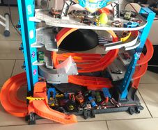 Hot Wheels Ultimate Garage Set