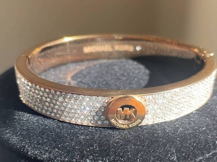 Michael Kors 3 piece Jewellery 2 Necklaces and Bangle Brand-new