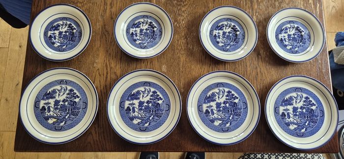 Vintage Blue & White Willow Pattern Plates, Set of 8 (4 plates,4 saucers)
