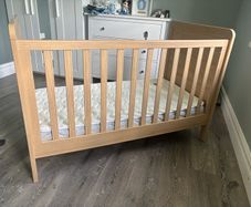 mamas and papas Rialto cotbed and Clevemama pocket sprung mattress