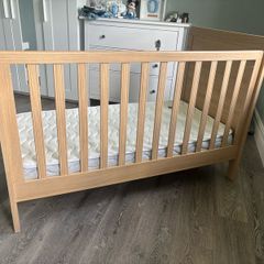 mamas and papas Rialto cotbed and Clevemama pocket sprung mattress