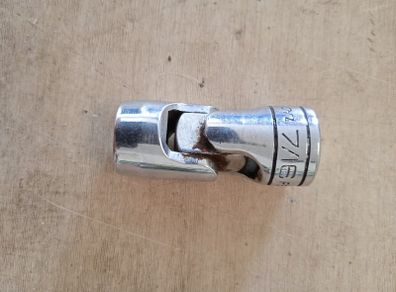 Snap On wobbly socket
