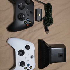 2x Official Xbox Series X/S Controllers Bundle + Venom Charging Dock & Battery Pack