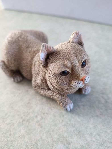 Lovely Cat Figurine.