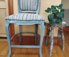 French rustic-style high chair/counter chair