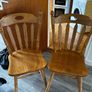 Round dining table and 2 chairs Image 2