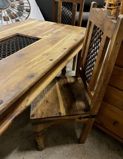 Table & 4 chairs