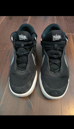 Nike Runners / Size UK 6
