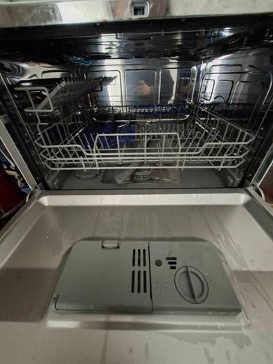 Counter top dishwasher