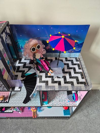 LOL Surprise OMG Doll House PLUS Surprise Hair Beads Salon