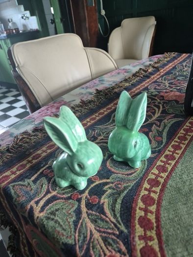 10cm high Pair of Art Deco Mid Century Vintage Original Sylvac Bunnies