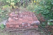 Used red bricks on pallet 210 bricks on pallet