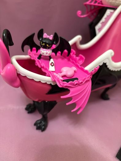 Monster High Doll Draculaura Powder Room Playset Furniture Set