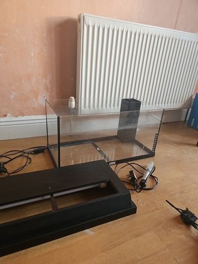 54 litre Fish Tank with Light Lid, Filter and Heater.